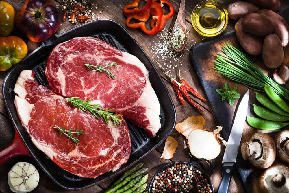 bifes de carne con verduras