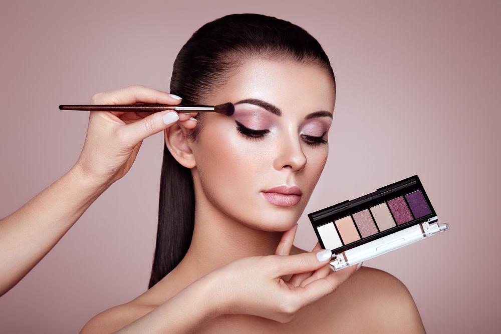 cursos-de-maquillaje-aprende