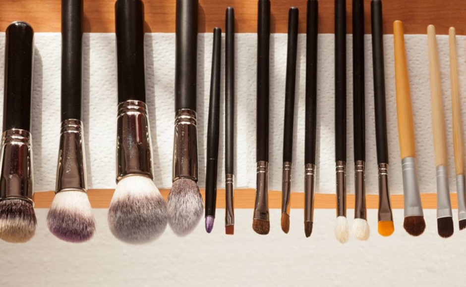 Limpieza de brochas sintéticas de maquillaje