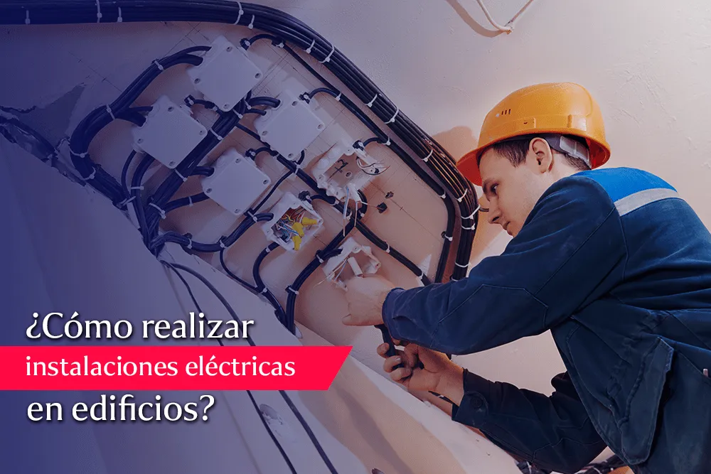 electricista realizando una instalación eléctrica en un edificio