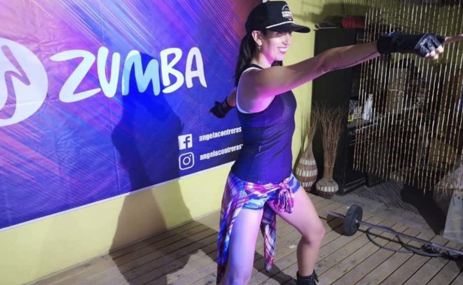 Ángela Contreras como instructora de Zumba gracias a lo que aprendió con Aprende Institute