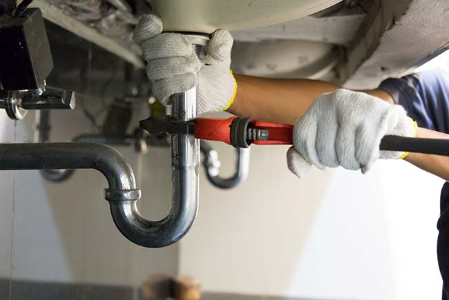 instalacion-de-una-tuberia-funciones-del-plomero