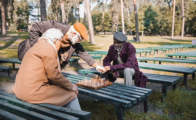 como-prevenir-el-aislamiento-social-en-adultos-mayores