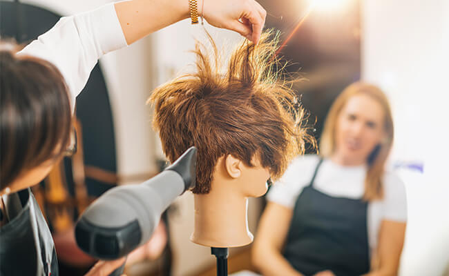 estudiantes-de-cosmetologia