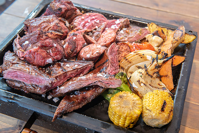 parrillada de carne argentina