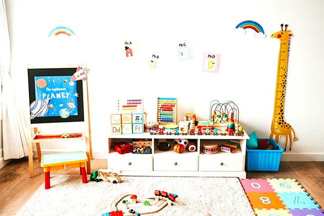 imagen de niños en aula Montessori