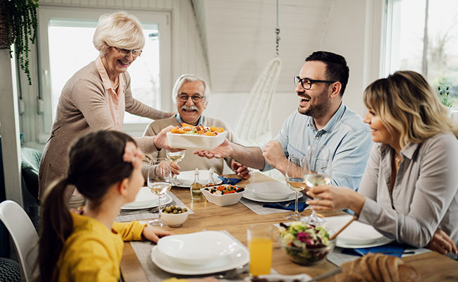 familia reunida conmemorando el dia de los veteranos