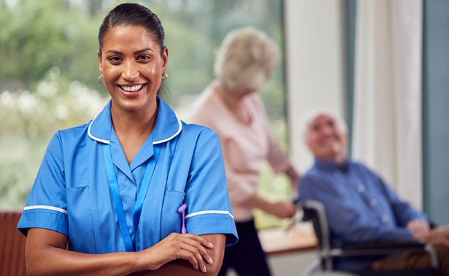 cuidador de adultos en su espacio de trabajo